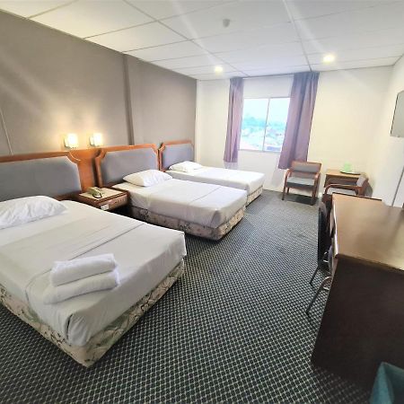 Anika Inn - Keluang Luaran gambar