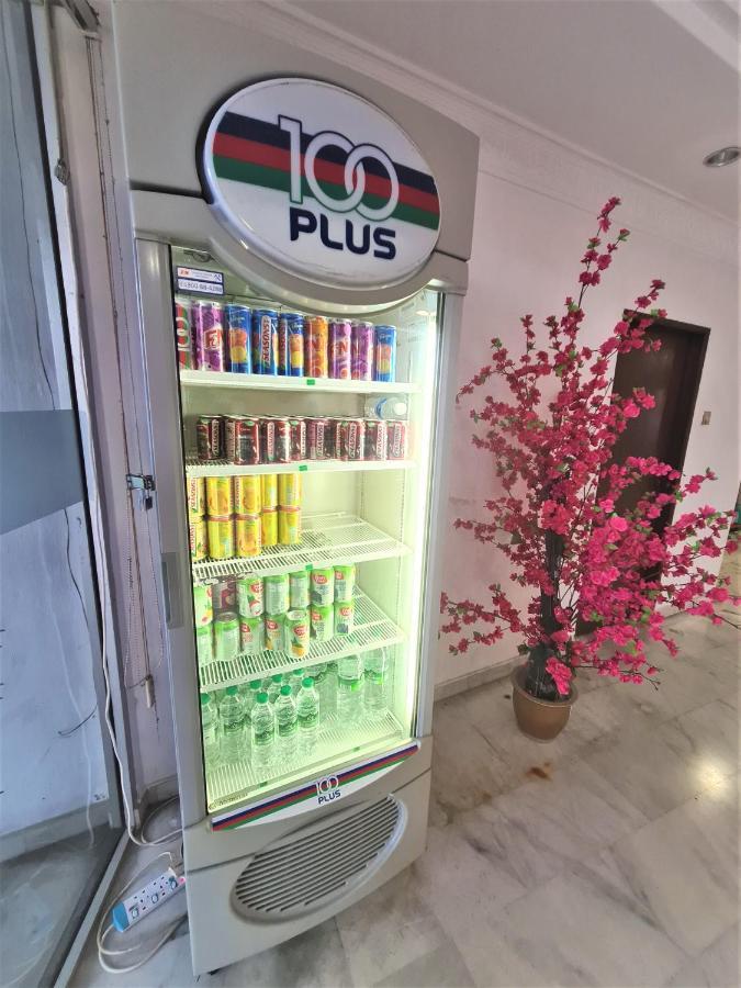 Anika Inn - Keluang Luaran gambar