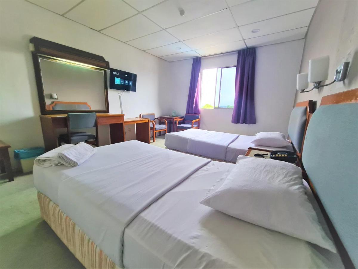 Anika Inn - Keluang Luaran gambar