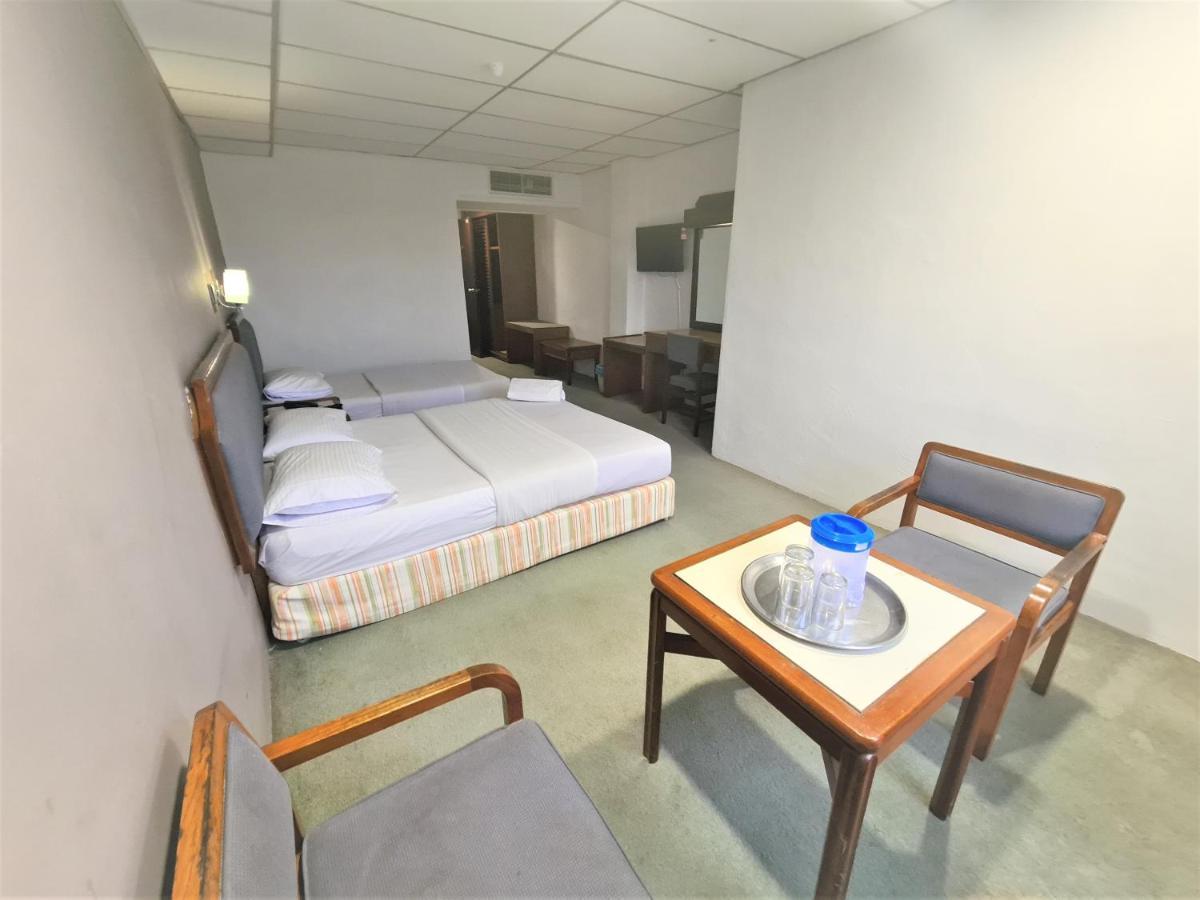 Anika Inn - Keluang Luaran gambar