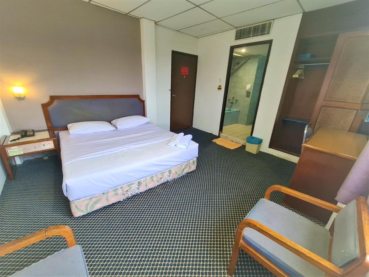 Anika Inn - Keluang Luaran gambar