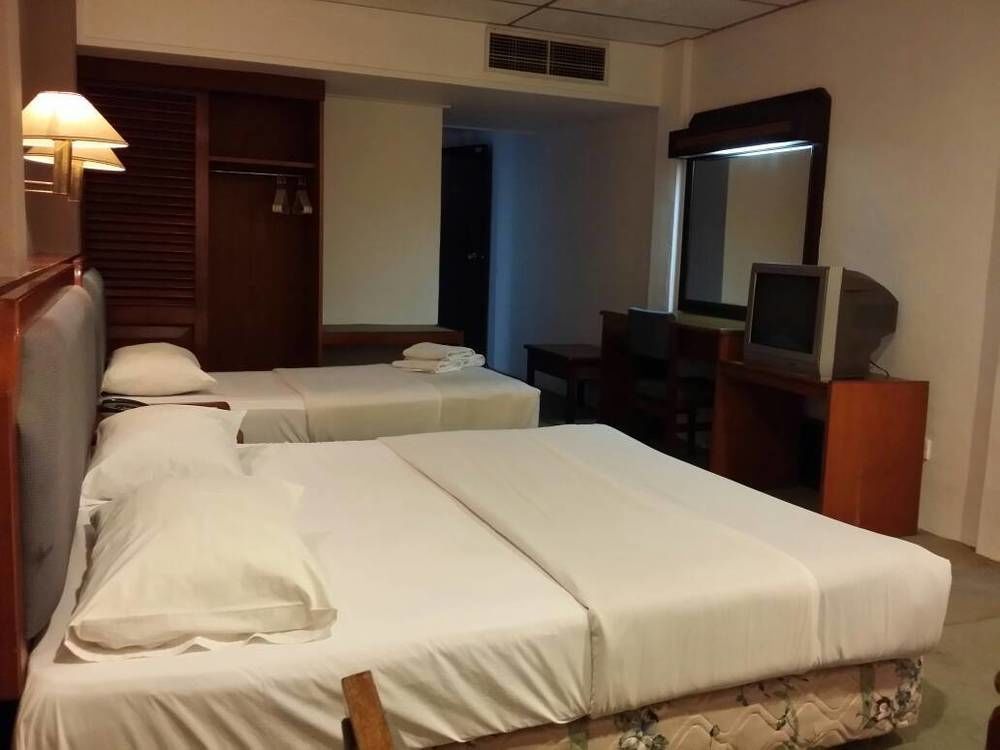 Anika Inn - Keluang Luaran gambar