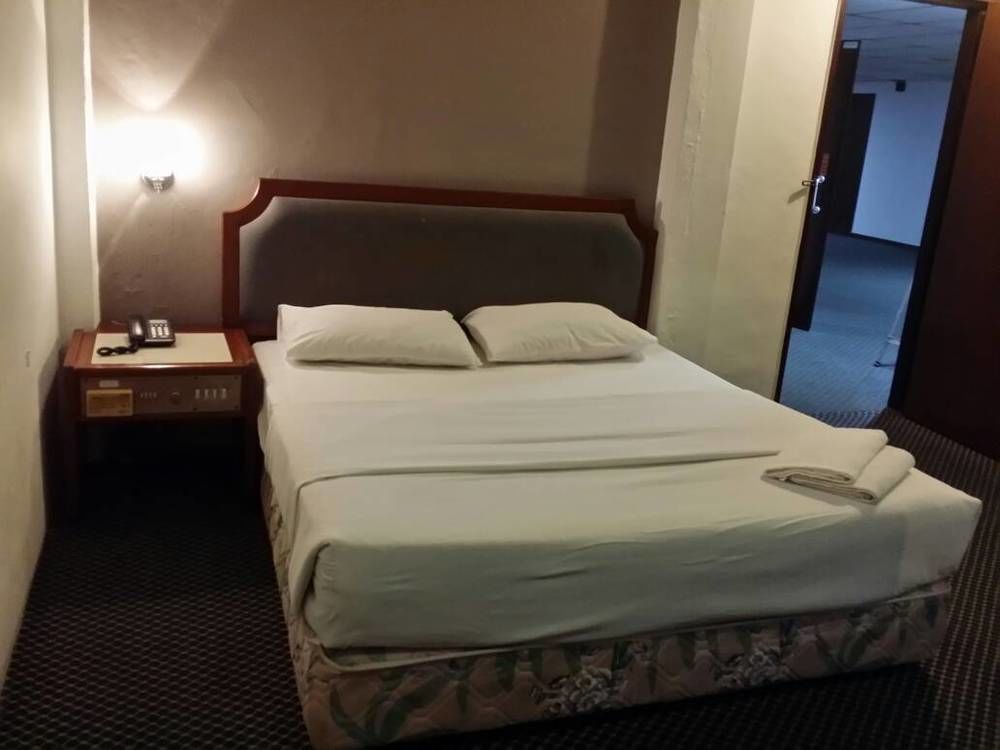Anika Inn - Keluang Luaran gambar