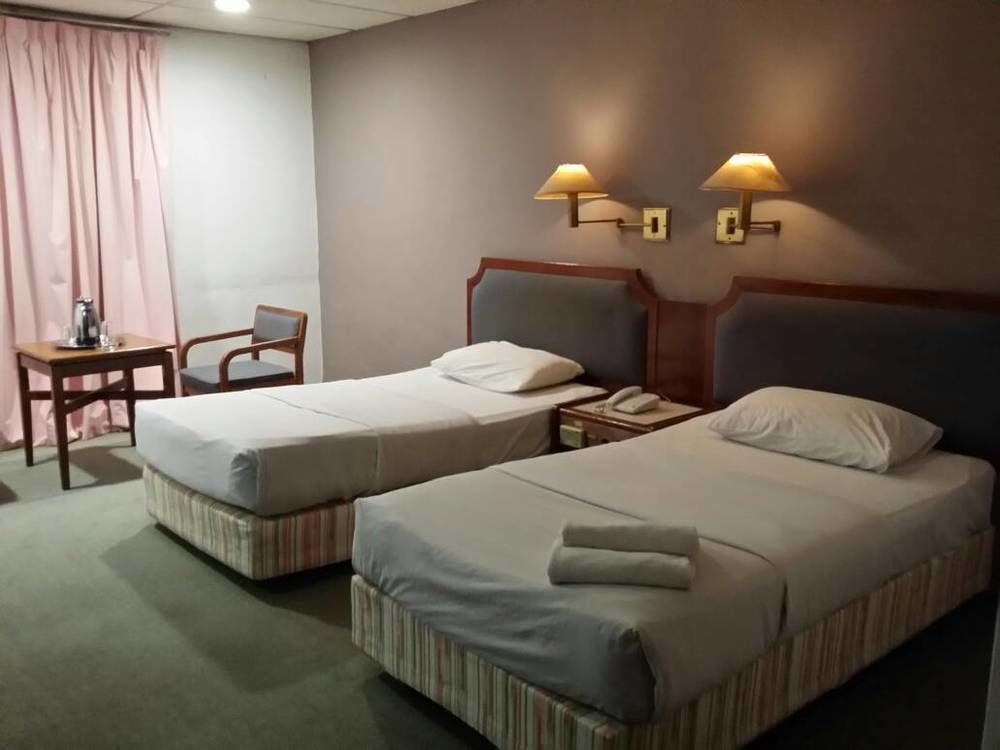 Anika Inn - Keluang Luaran gambar