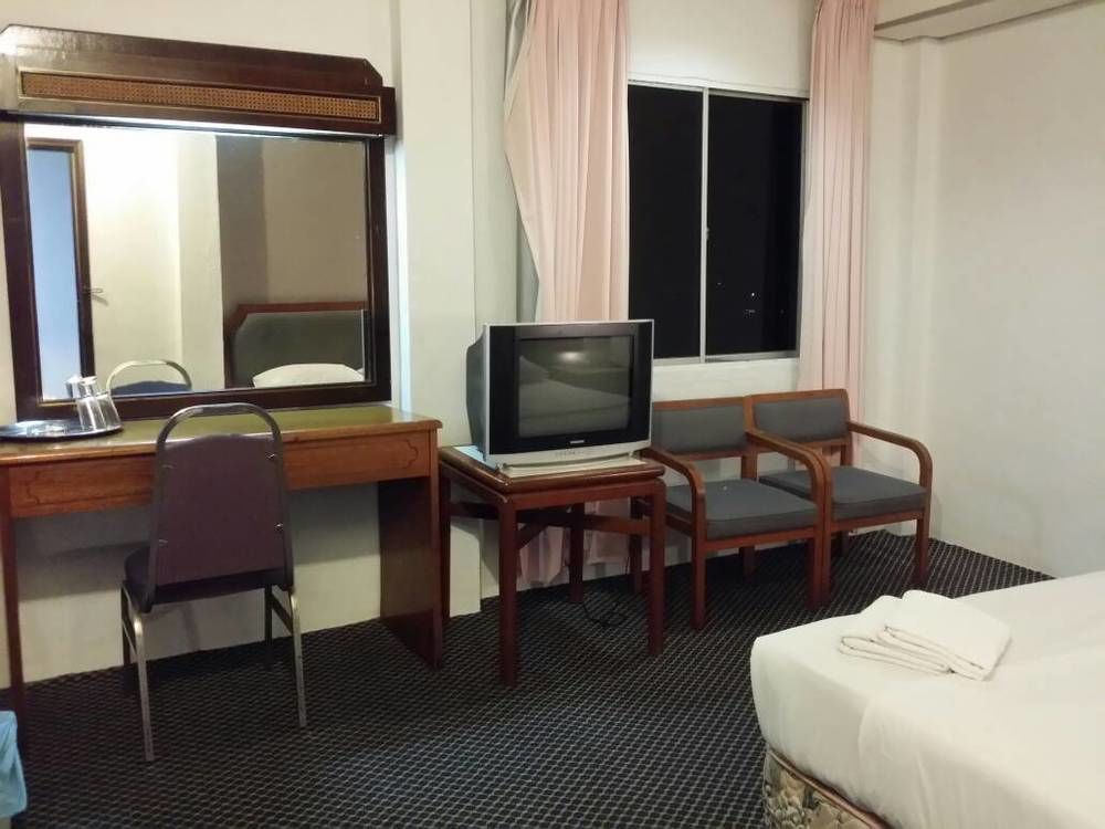 Anika Inn - Keluang Luaran gambar