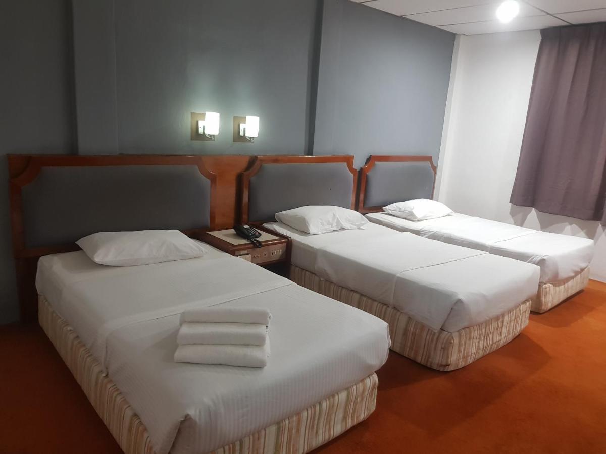 Anika Inn - Keluang Luaran gambar