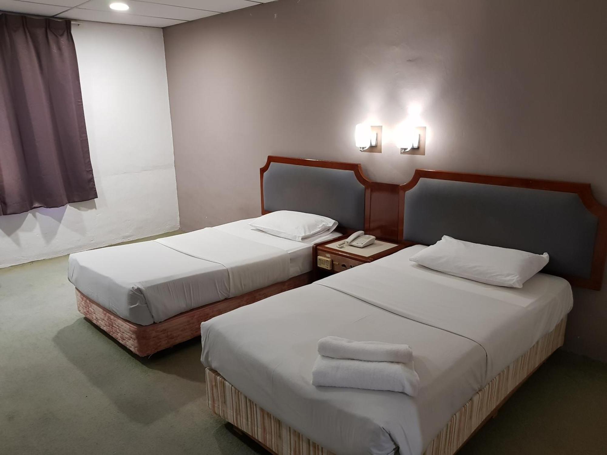 Anika Inn - Keluang Luaran gambar