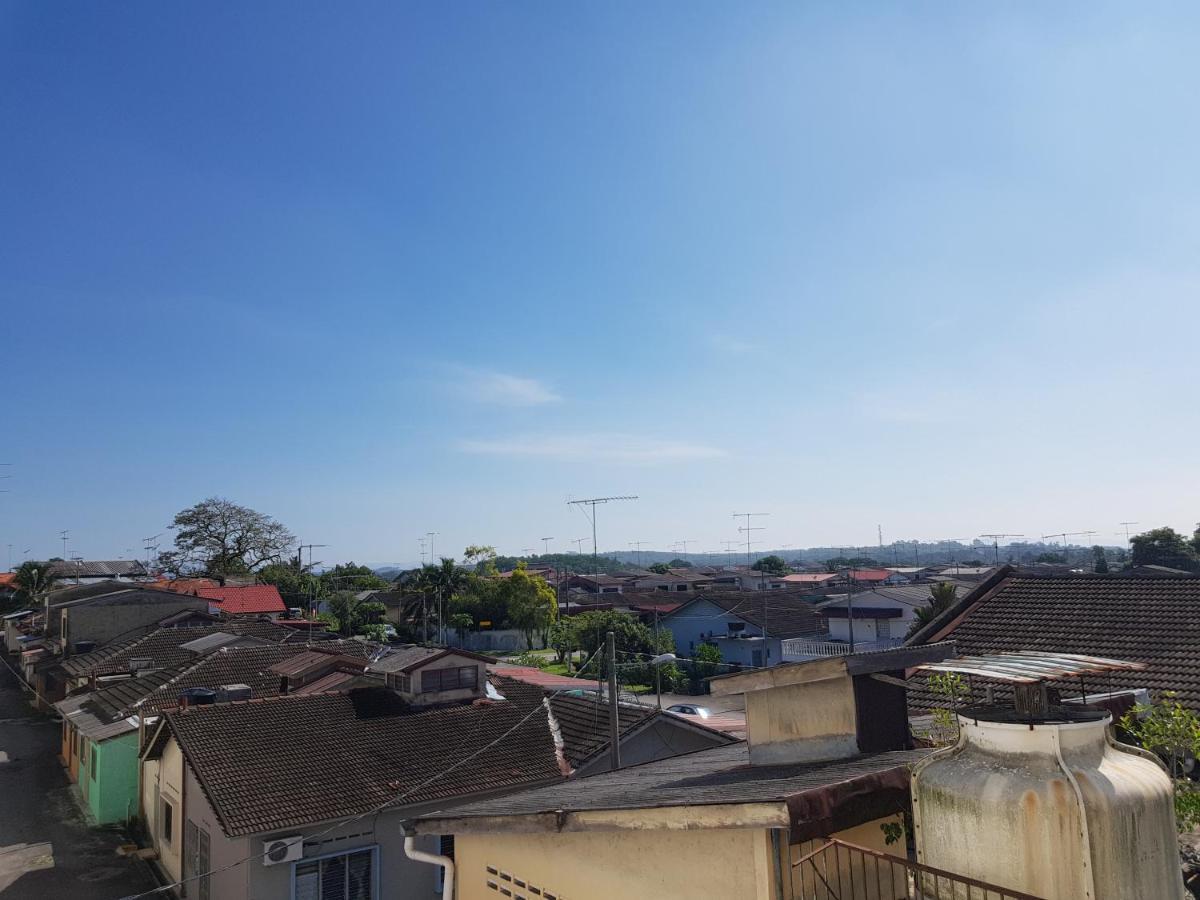 Anika Inn - Keluang Luaran gambar