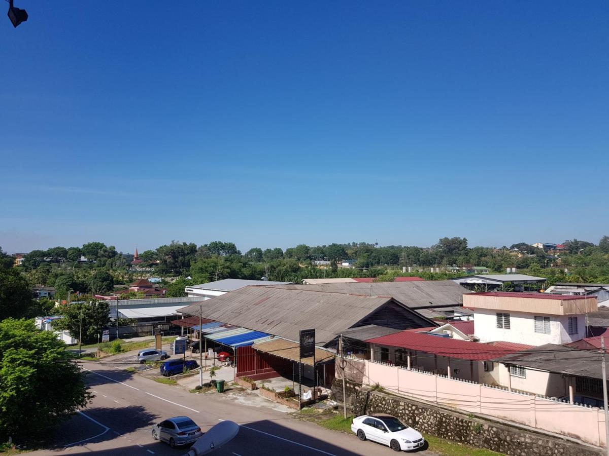 Anika Inn - Keluang Luaran gambar