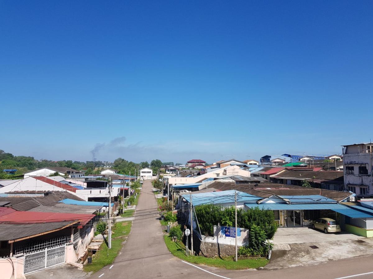 Anika Inn - Keluang Luaran gambar